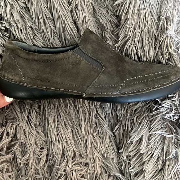 Vionic - Picture 8 of 8